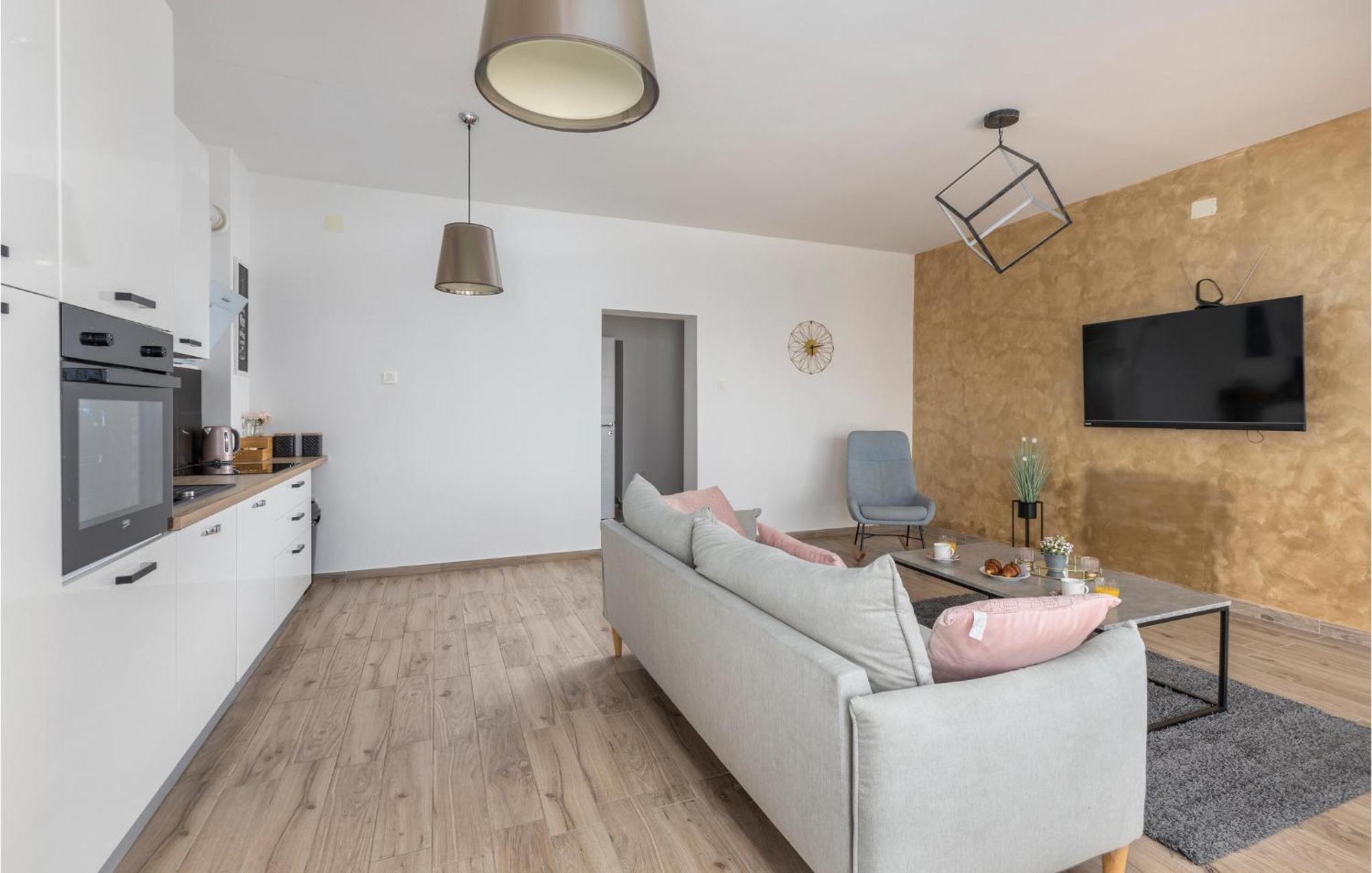 Amazing Apartment In Rijeka With Wifi 外观 照片