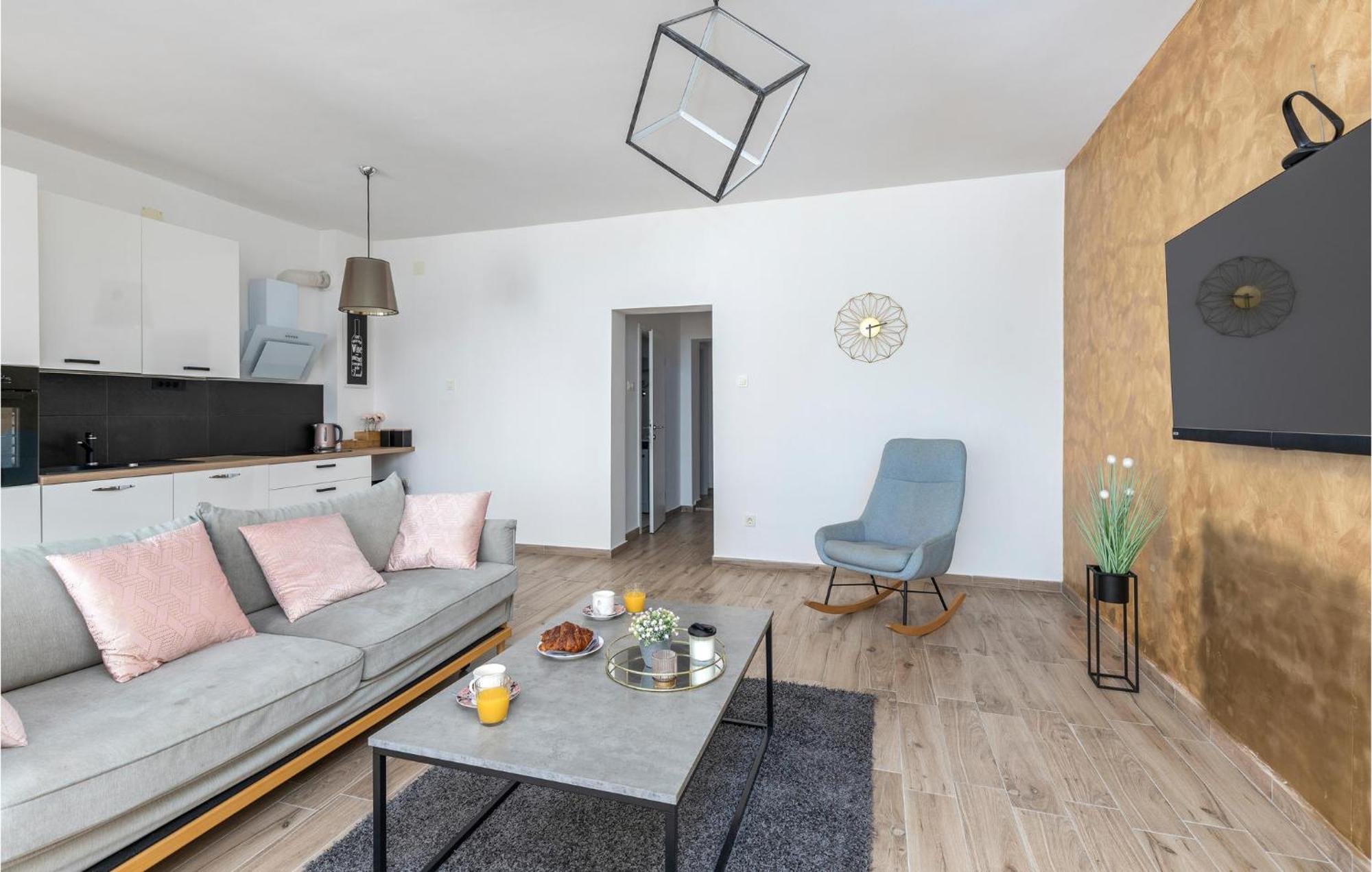Amazing Apartment In Rijeka With Wifi 外观 照片